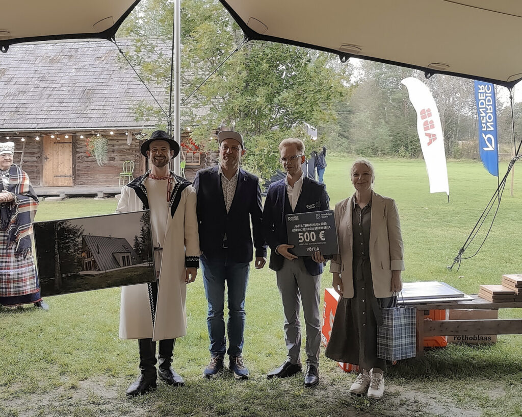 Das Team von Nordic Render überreicht den Sonderpreis an OÜ Avrame beim Prefab Haus des Jahres 2025 und würdigt das innovative A-Frame-Hausdesign.